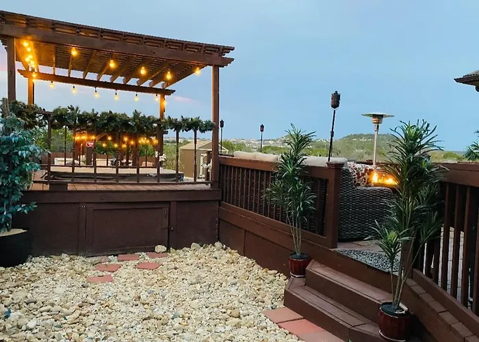 Private At Texas With Hot Tub